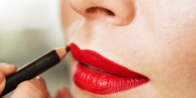 Cómo Elegir un Delineador Labial - Colores y técnicas de Maquillaje que Están de Moda